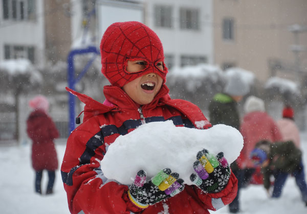 Urban flaws surface as the snow piles up