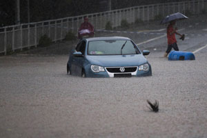 Flood hits Fenghuang tourist attraction