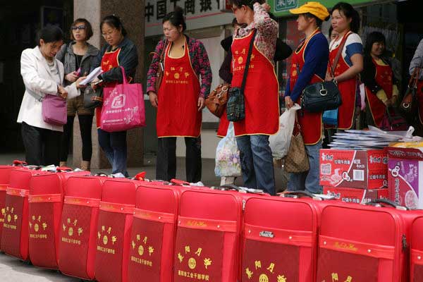 Xiangyang maternity nannies to nurse babies in Shenzhen