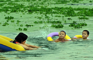 Xiangjiaba hydropower station starts operating