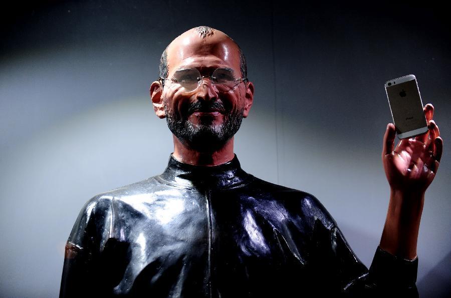 Wax statue of Steven Jobs unveiled at Apple store in Shenyang