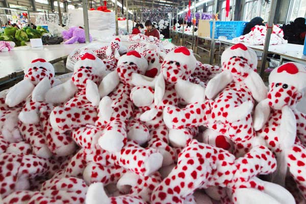 Toy makers in Christmas frenzy