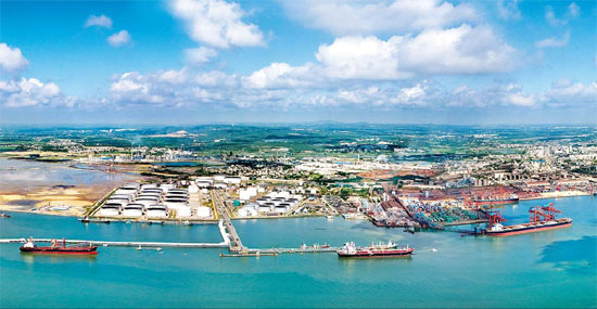 Mega projects take shape in Zhanjiang