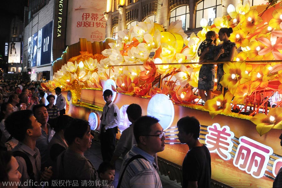 Parade floats at Shanghai Tourism Festival