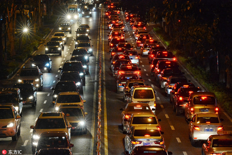 Traffic grinds throughout China for National Day holiday