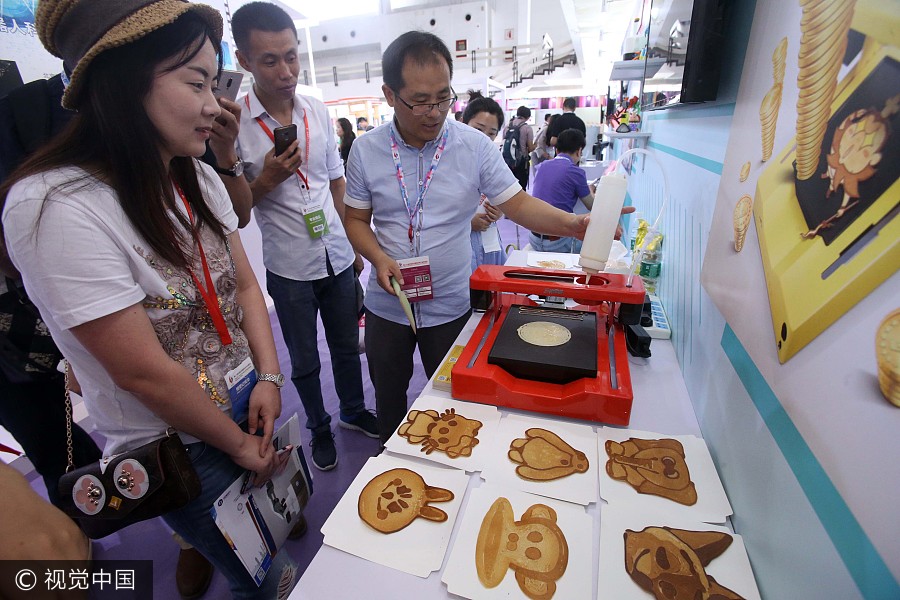 Yummy 3D-printed pancakes a hit at Beijing high-tech expo