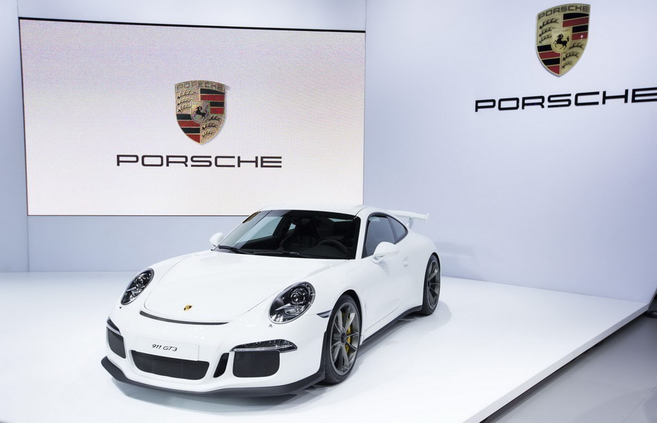 Photos: Supercars rush at New York auto show