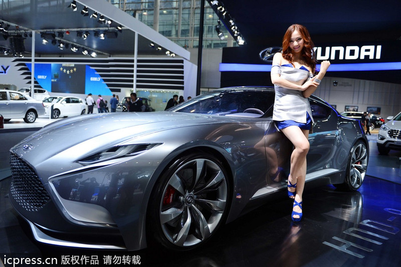 Models at Guangzhou auto show