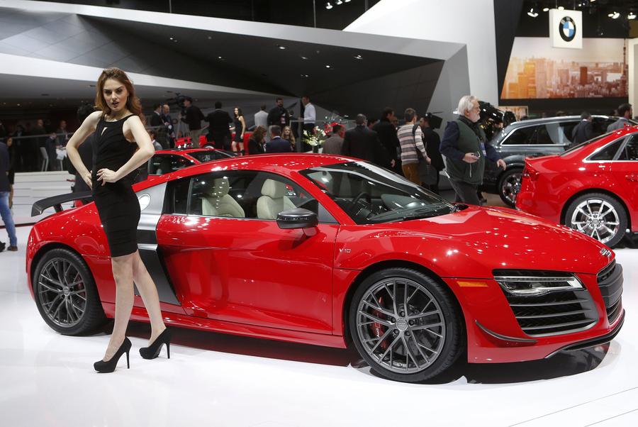 Fancy sportscars premiere at Detroit auto show