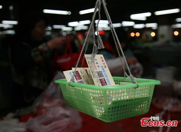 Sausage seller uses mobile payment for better hygiene