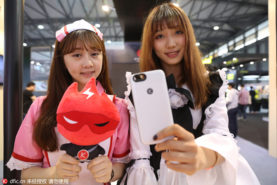 High-tech gadgets shine at CES Asia in Shanghai