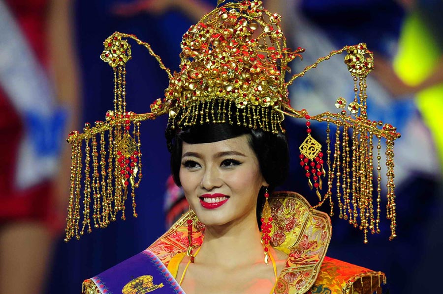 21-year-old student wins Miss Model of the World China Final