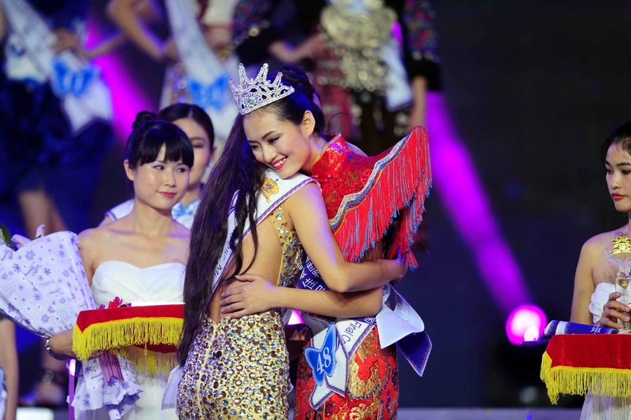 21-year-old student wins Miss Model of the World China Final