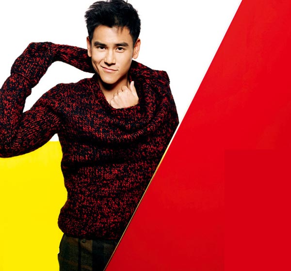 Eddie Peng releases Christmas theme photos