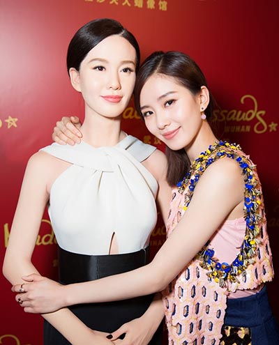 Liu Shishi's wax figure revealed in Wuhan