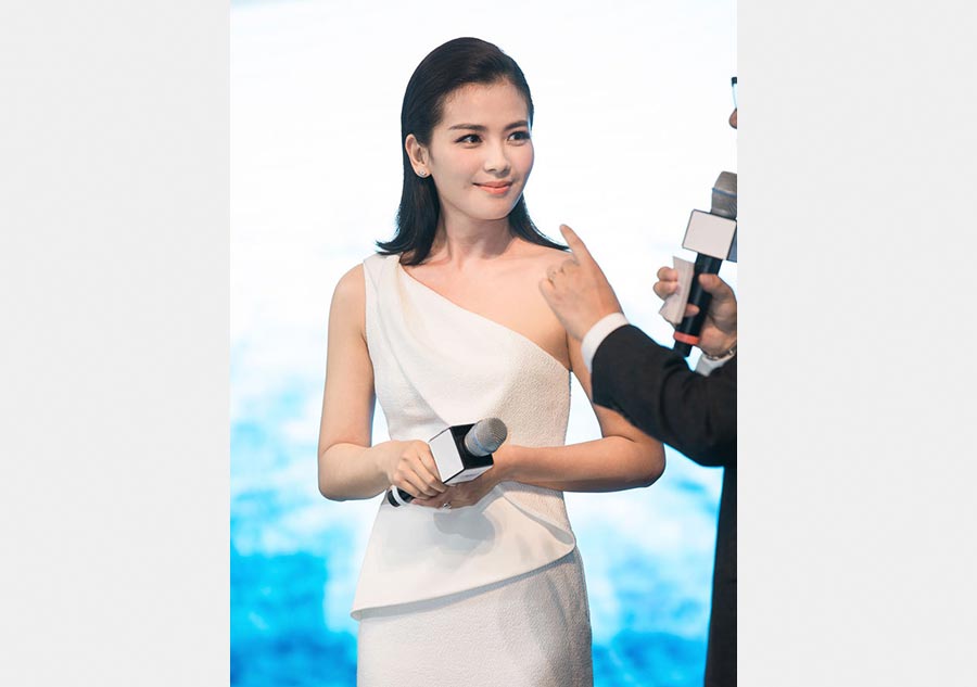 Liu Tao shines at Beijing auto exhibition