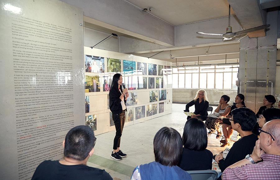 Yao Chen reunites with iconic photographer in HK