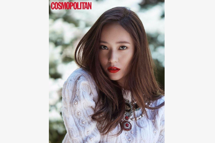 Sisters Jessica and Krystal pose for 'Cosmopolitan'