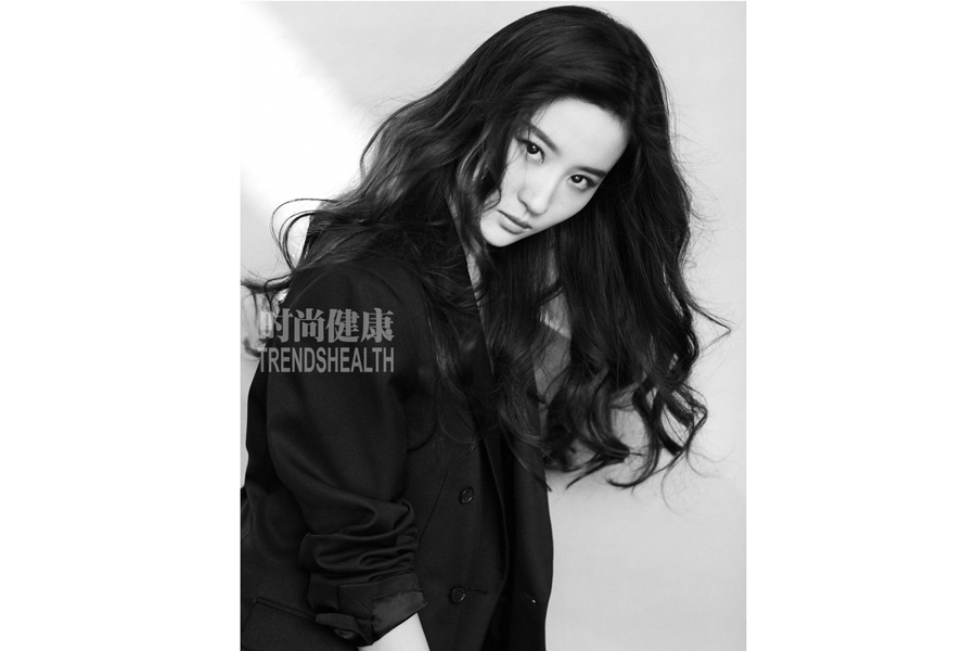 Fashion icon Liu Yifei poses for fashion magazine