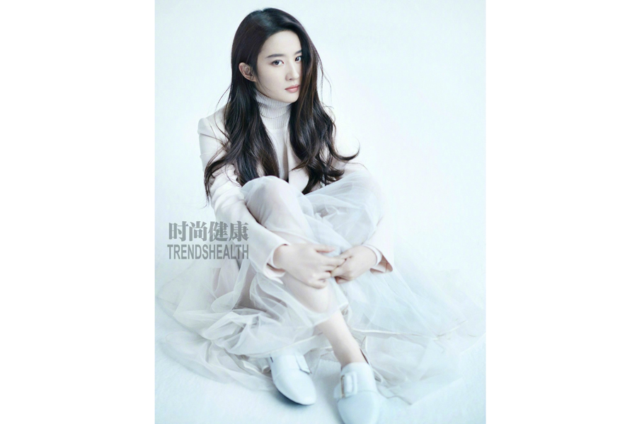 Fashion icon Liu Yifei poses for fashion magazine