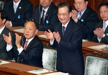 Premier Wen does morning exercises in Tokyo