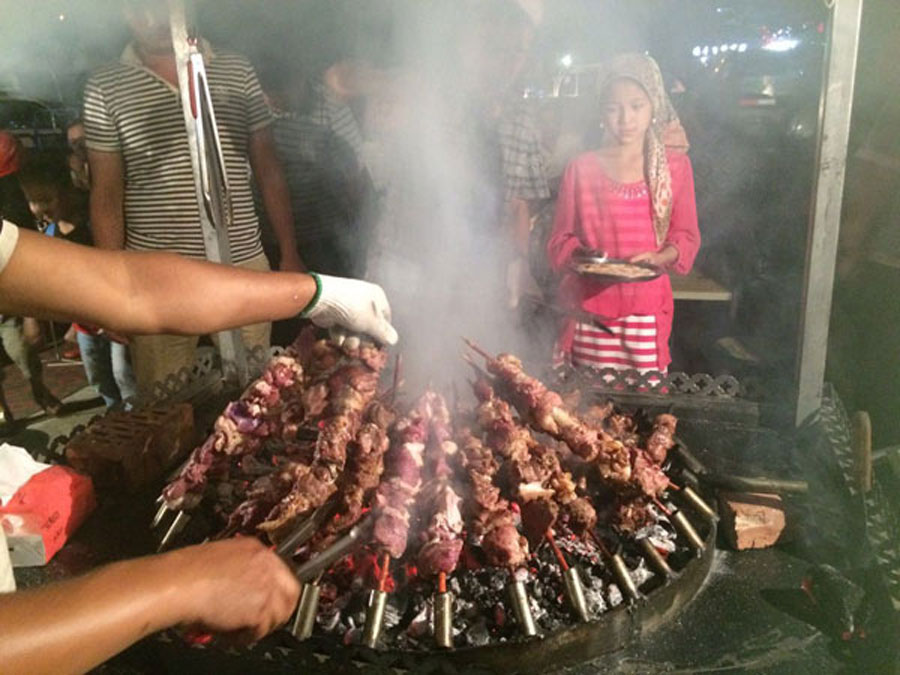 Looking for the night market? Just follow your nose