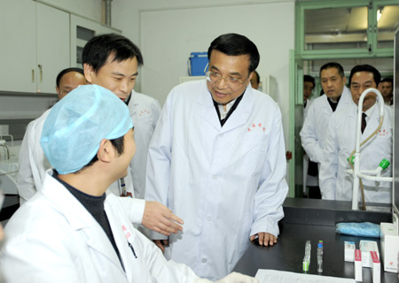 V. Premier stresses safety in H1N1 flu inoculation