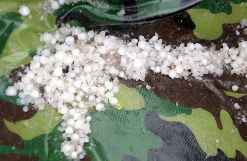 Hail hits quake-hit Yushu