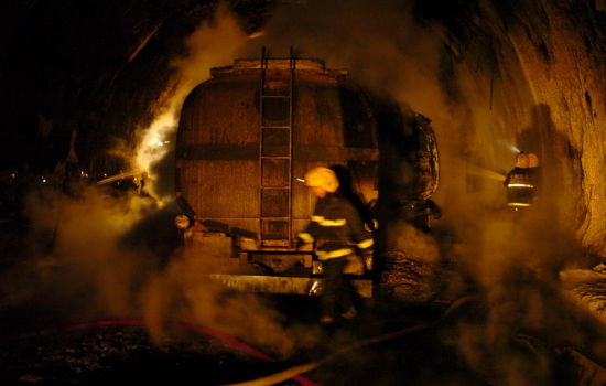 Expressway tunnel blast kills 4 in NW China