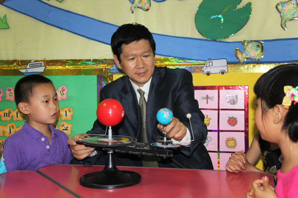 Teacher 'king of kids'