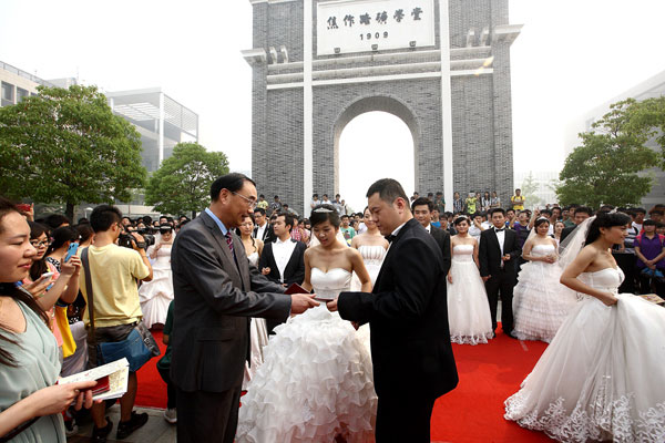 Group wedding for student couples