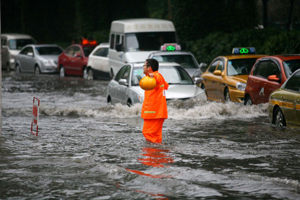 Typhoon Haikui kills 4, affects millions