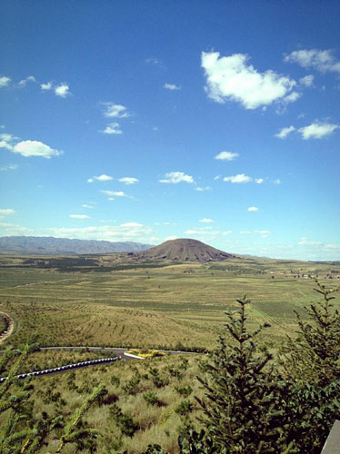 Shanxi volcano park lures tourists