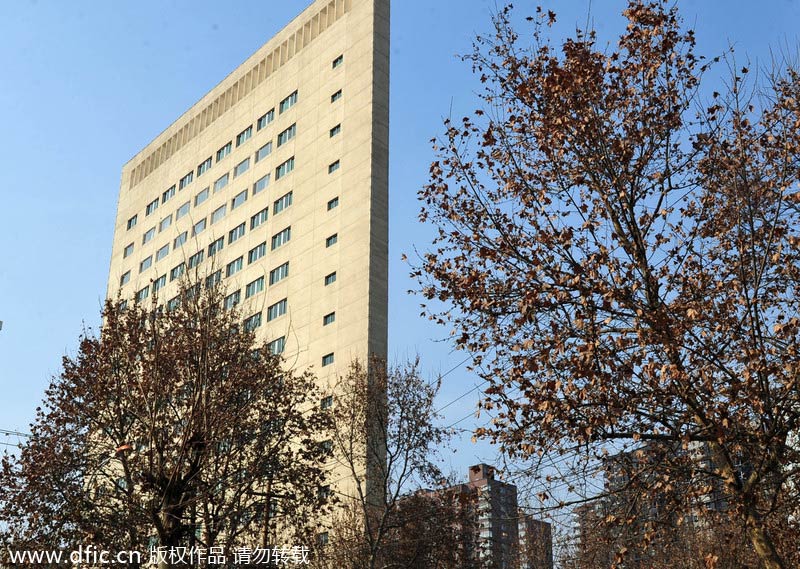 'Paper building' appears in Shijiazhuang