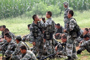 Chinese soldiers train in freezing temperatures