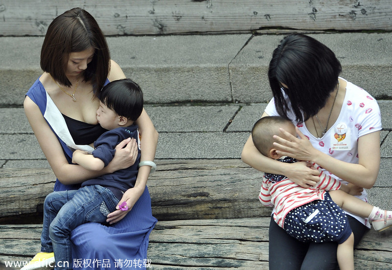 Mothers in E China promote breastfeeding