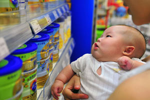 Mothers in E China promote breastfeeding