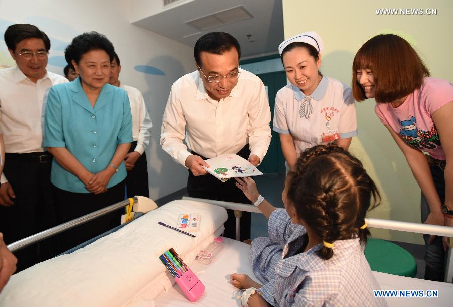 Chinese premier stresses child protection