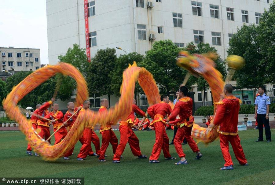 Jailhouse dragon dance