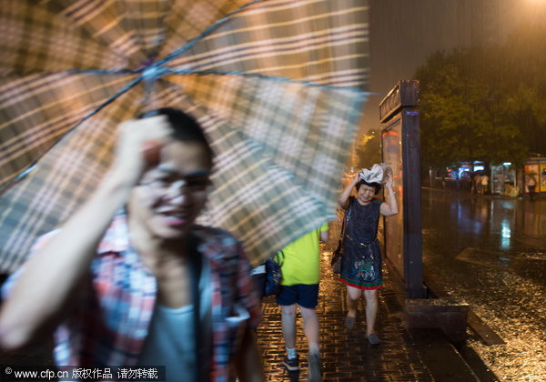 Torrential rain cools Beijing