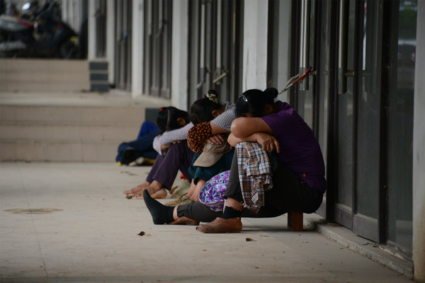 Migrant workers' afternoon nap