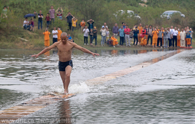 Shaolin monk makes a splash with water walk