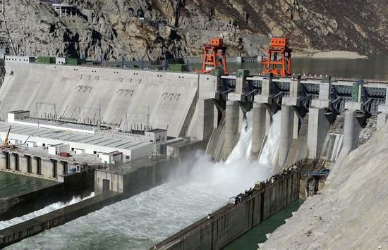 Tibet hydropower station powers up