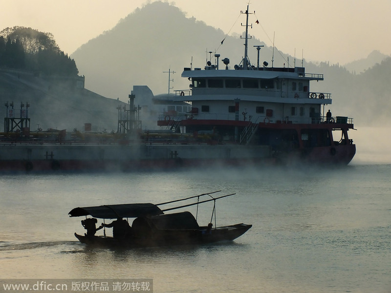 Early mist rises on Yangtze River