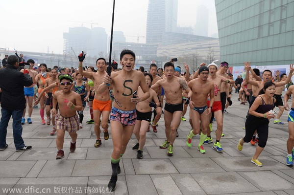 Runners welcome winter solstice in underwear