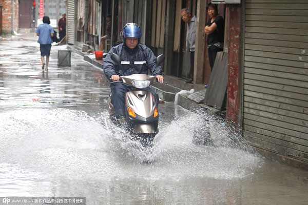 Typhoon pounds China with heavy rains; 1.1 million evacuated