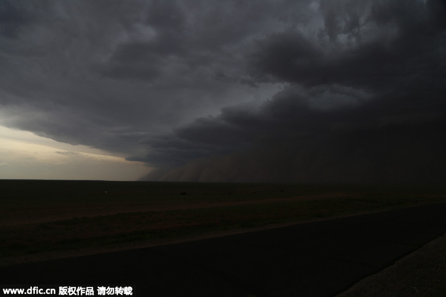 Sandstorm hits grassland festivity