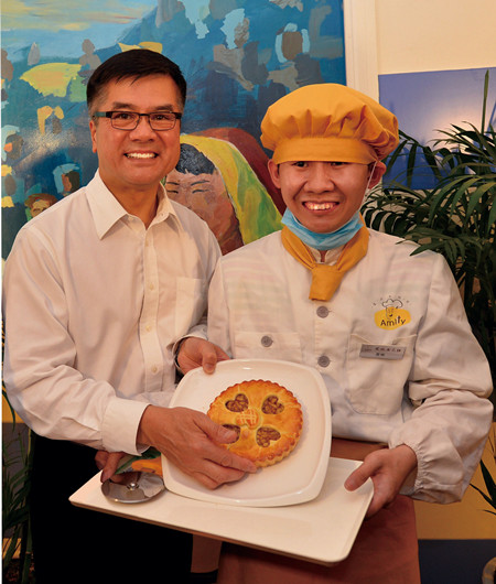 Mentally impaired earn their bread at Nanjing bakery