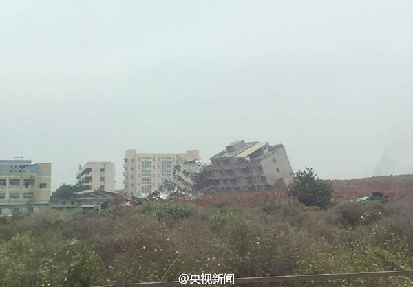 Landslide crushes buildings in Shenzhen