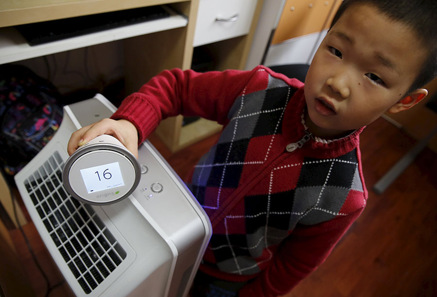 Life of a family amid Beijing's red alert smog